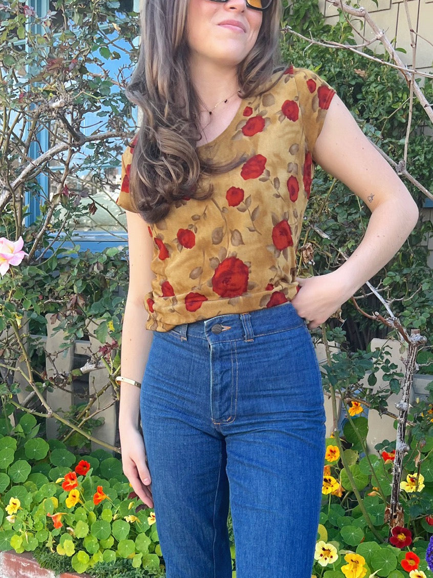 Rose Print Scoop Neck Top