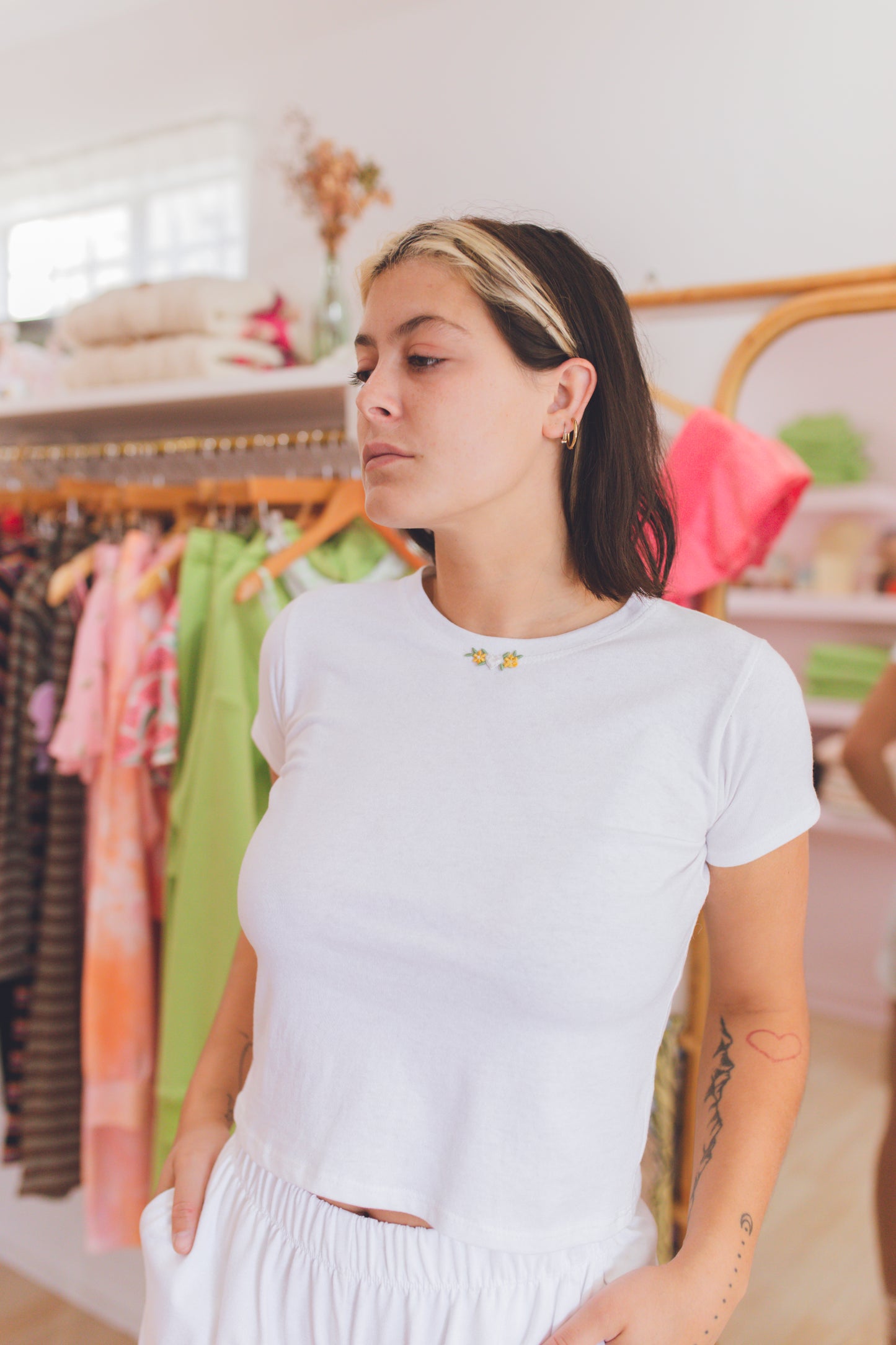 Classic Tee - Flower embroidery